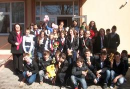 Activități desfășurate la Școala nr.1 Dorohoi „Să știi mai multe, să fi mai bun” - FOTO