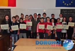 „Internetul – prieten sau dușman”, proiect desfășurat la Şcoala „Mihail Kogălniceanu” Dorohoi - FOTO