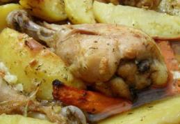 Pulpe de pui cu cartofi la cuptor