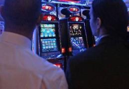 Dorohoienii îşi caută norocul la “păcănele”  în vreme de criză