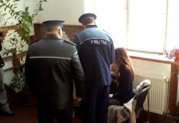 Zeci de elevi sunt scoși lunar din baruri de polițiști