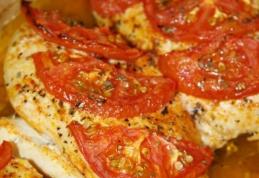 Piept de pui la cuptor cu roșii