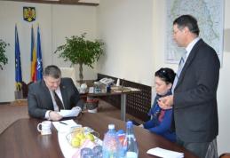 Protestele au dat roade. Profesorii de la Vf. Câmpului îşi vor primi salariile