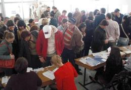 Peste 870 de șomeri la „Bursa generală a locurilor de muncă”. Vezi câți au fost încadrați pe loc!