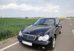 Accident la Cătămărăşti: Un Mercedes aflat în probe și care valorează peste 50.000 de euro, a fost puternic avariat
