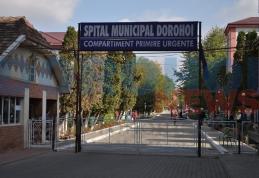 Tânăr ajuns la Spitalul Municipal Dorohoi după ce s-a izbit cu mașina într-un podeţ din beton