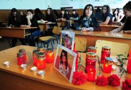 Doliu și lacrimi în clasa elevei înjunghiate şi incendiate de la Liceul ”Regina Maria” din Dorohoi