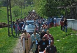 Vezi declarații și detalii de la înmormântarea tinerei de 17 ani, ucisă de fostul iubit – VIDEO/FOTO