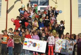 Scoala nr.4 - Dorohoi:  „Pace şi nonviolenţă pentru copiii lumii”