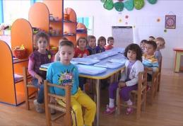 Bătaie de joc la clasa pregătitoare. Copiii ar putea fi întorşi de la şcoală la grădiniţă