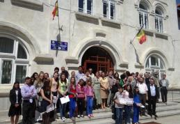 Liceul Tehnologic Al. Vlahuţă Şendriceni - Festivitatea de premiere a Concursului Naţional de Creaţie Literară şi Pictură Alecu Ivan Ghilia - FOTO