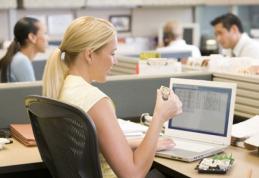 Atenție! Statul pe scaun timp îndelungat este la fel de ucigaș ca şi fumatul