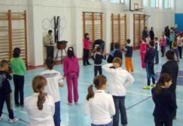 Majoritatea dorohoienilor cred că elevii ar trebui să facă mai multe ore de sport la școală