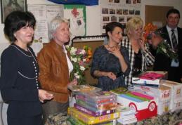 Senatorul Doina Federovici împreună cu reprezentanți OFSD Botoșani au oferit peste 100 de cadouri copiilor din Ionășeni