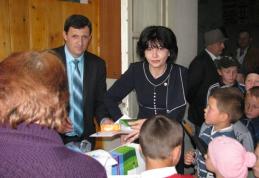 Un zâmbet pentru 500 de copii din colegiul Flămânzi