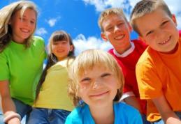 Inspectoratul Judeţean Botoşani, le urează „La mulţi ani!” tuturor copiilor