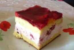 Prăjitură cu căpșuni