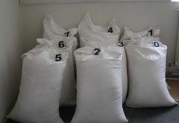 Zahăr confiscat de poliţiştii de frontieră dorohoieni la Mihăileni