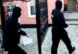 UPDATE: Percheziții pentru destructurarea unei grupări infracționale specializate în înșelăciuni