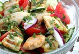 Salată de dovlecei cu pui