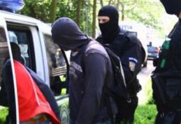 Zeci de percheziţii în Botoşani, Suceava şi Bucureşti într-un dosar cu avocaţi suspectaţi de înşelăciune
