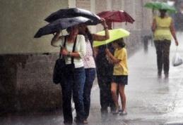 Atenție! Avertizare meteorologică COD GALBEN de vânt, descărcări electrice şi izolat grindină