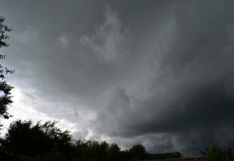 Atenție! Avertizare COD GALBEN de vânt, descărcări electrice şi grindină pentru Dorohoi și Botoșani