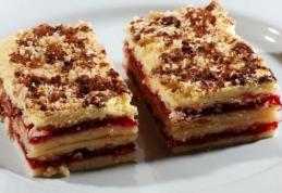 Prajitura cu nuci si dulceata de visine