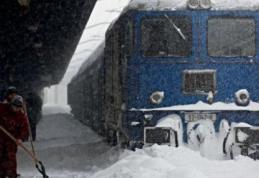 Mai multe trenuri blocate în Suceava