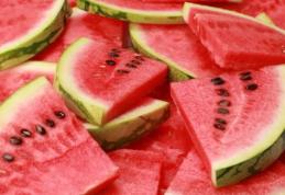 Vedeta alimentației de vară și cele 10 beneficii uluitoare ale sale: pepenele roșu