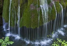 Perla din munți. Cascada din România care a cucerit lumea cu frumuseţea ei. Ce o face unică? - VIDEO