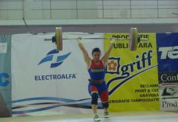 Vicecampioană mondială premiată cu aur triplu de subprefectul judeţului