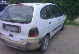 Renault „italian” cu documente falsificate depistat la Darabani