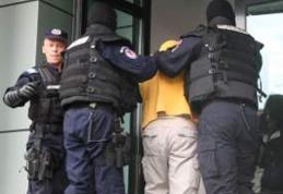 Doi soţi şi copilul lor de un an, care veneau de la Suceava atacați în stil mafiot