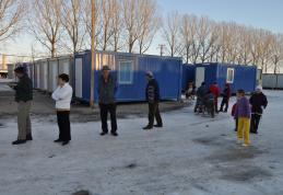 [VIDEO] Sinistraţii mulţumiţi de condiţiile din tabără