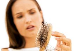 Cauzele căderii părului la femei