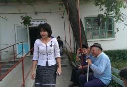 Senatorul Federovici alaturi de persoanele asistate medico-social de la Flamanzi - FOTO