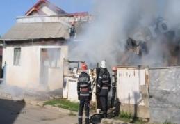 Doi copii au murit arşi de vii într-un incendiu devastator produs sâmbătă după amiază