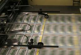 Trei miliarde de dolari au fost tipărite greşit la o bancă din Washington. La cât se ridică paguba