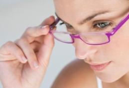 Semne care îţi arată că ai nevoie de ochelari de vedere. Ce recomandă specialistul