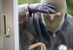 Furt la un café-bar din Dragalina