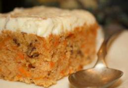 Prăjitură cu morcovi și nucă