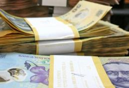 Veste bună pentru românii cu credite în lei. Vezi ce se întâmplă cu dobânzile