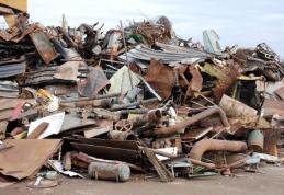 Cercetat penal, după ce a sustras o tonă de fier vechi, din curtea unei locuinţe 