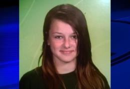 O fată de 12 ani s-a sinucis după ce a primit un mesaj pe facebook. Ce i-au scris colegele de clasă