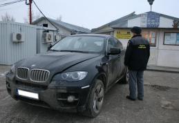 BMW X6 furat din Italia, descoperit la Stânca-Costeşti