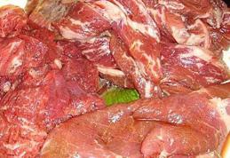 Carne prospătă de porc doar din import