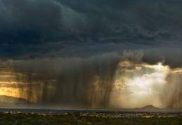 Aproape jumătate din ţară intră sub COD GALBEN de furtuni