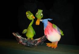 Teatrul Vasilache vă așteaptă la „Rățușca cea urâtă”