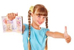 Vrei să-i faci paşaport copilului tău? Ce condiţii trebuie să îndeplinească şi cât costă
